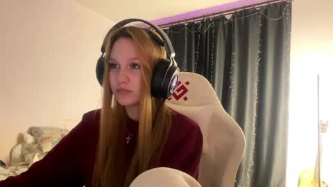 Amia online show from April 22, 5:25 pm