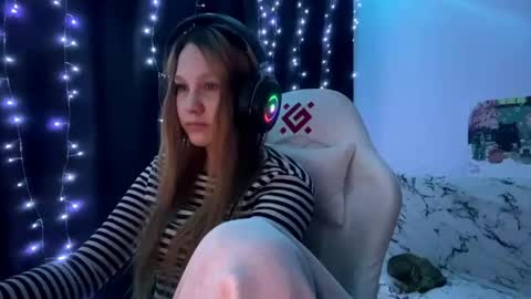 Amia online show from May 23, 7:29 pm