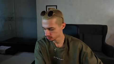 KaydenDrew online show from April 1, 4:57 am