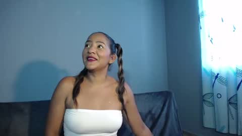 Snapshot of kayla_sweetlove chatting on October 14, 8:20 pm kayla_sweetlove online show from October 14, 8:20 pm