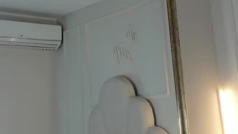 kaylachannell online show from December 4, 2:54 am