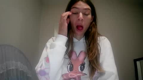 kaylaelizabeth97 online show from April 19, 8:24 am