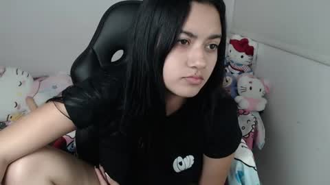 Snapshot of kaylak18x chatting on June 22, 2:24 am Kayla online show from June 22, 2:24 am