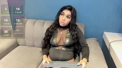 kaylaprince_ online show from October 31, 2:23 am