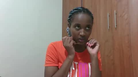 kaylar online show from April 21, 8:01 pm