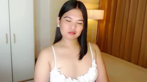 Snapshot of kayleepinay chatting on December 20, 9:32 am Y O U R F U T U R E K A Y L E E online show from December 20, 9:32 am