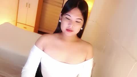 Snapshot of kayleepinay chatting on October 13, 7:25 pm Y O U R F U T U R E K A Y L E E online show from October 13, 7:25 pm