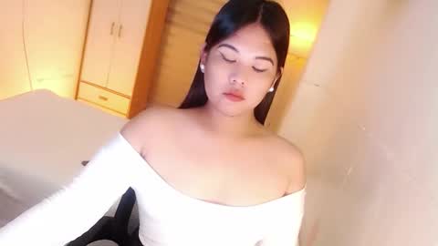 Snapshot of kayleepinay chatting on October 25, 10:26 pm Y O U R F U T U R E K A Y L E E online show from October 25, 10:26 pm