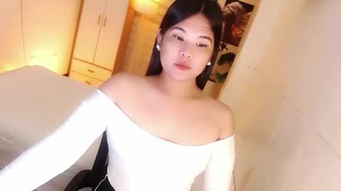 Snapshot of kayleepinay chatting on November 10, 6:01 am Y O U R F U T U R E K A Y L E E online show from November 10, 6:01 am