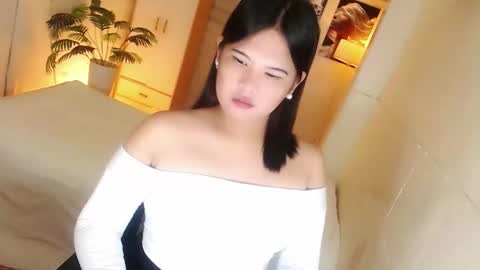 Snapshot of kayleepinay chatting on December 2, 2:06 am Y O U R F U T U R E K A Y L E E online show from December 2, 2:06 am