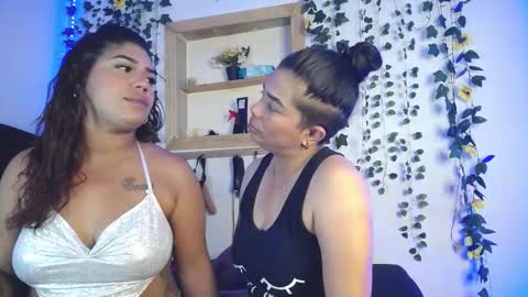 Snapshot of kaylie_and_dakota_ chatting on September 21, 2:02 am kaylie and dakota  online show from September 21, 2:02 am