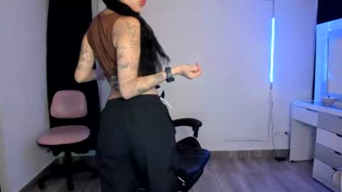 kaylie online show from February 19, 12:03 am