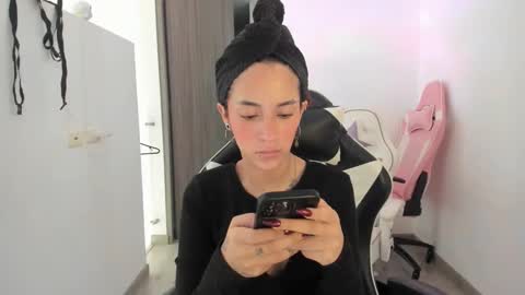 kaylie online show from November 11, 5:35 pm