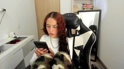 kaylie online show from April 29, 7:09 pm