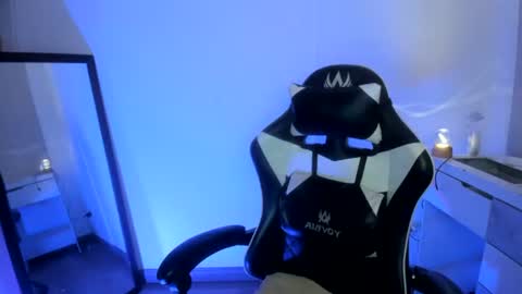 kaylie online show from July 2, 3:23 am