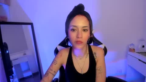 kaylie online show from July 13, 5:43 am