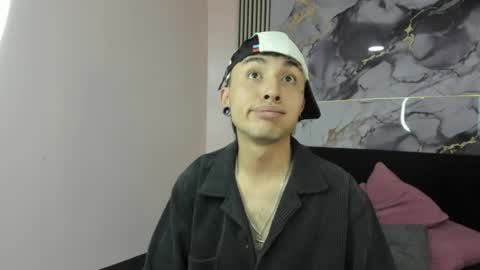 kayn_333 online show from June 1, 3:52 am