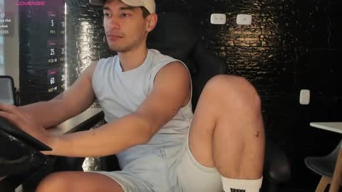 Kayn online show from April 10, 4:01 pm