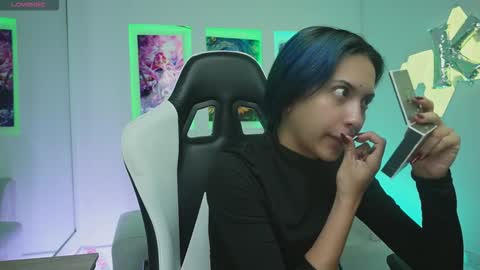 Kayra online show from December 4, 12:14 pm