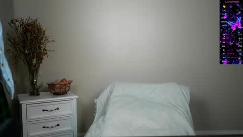 Snapshot of kb3301 chatting on March 2, 6:48 am EliandKylie online show from March 2, 6:48 am