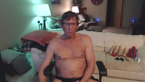 Snapshot of kcgr2323 chatting on November 17, 6:35 pm kcgr2323 online show from November 17, 6:35 pm