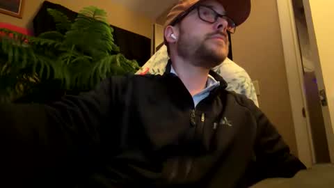 Tom online show from February 23, 1:14 am