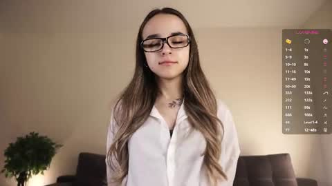 Snapshot of keeleyreineck chatting on June 12, 7:51 am Nika online show from June 12, 7:51 am