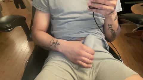 Keesey23 online show from April 13, 12:27 am