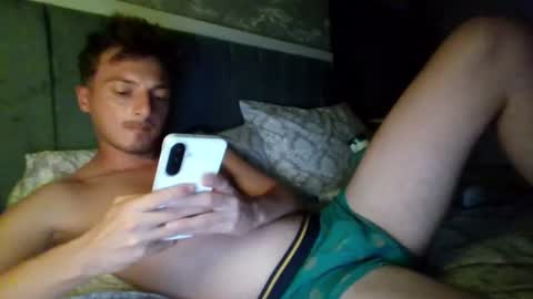 Snapshot of keetherwulf chatting on August 6, 12:23 am keetherwulf online show from August 6, 12:23 am