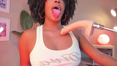 Kehlannis online show from March 30, 7:37 pm