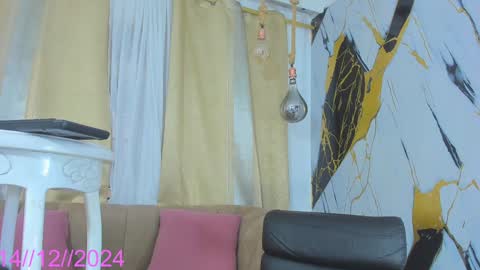 Keila  online show from December 14, 6:20 pm