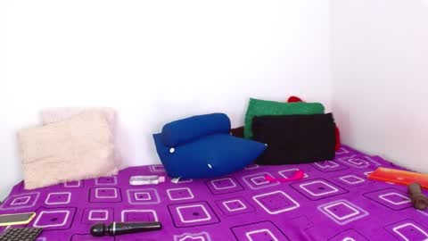 keila online show from December 22, 8:25 pm