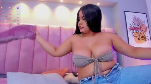 Keily Ross online show from December 4, 11:02 pm