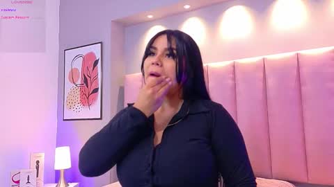 Keily Ross online show from November 1, 8:00 pm