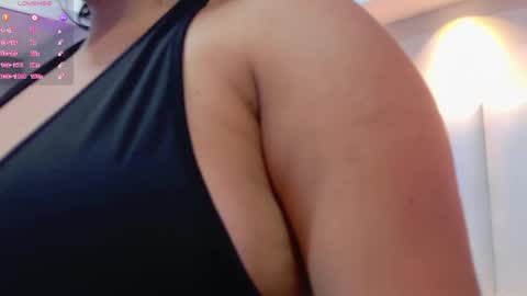 Snapshot of keily_ross1 chatting on May 15, 8:38 pm Keily Ross online show from May 15, 8:38 pm