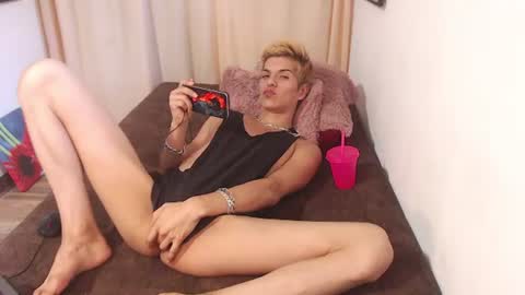 keinmodel online show from July 21, 3:47 pm