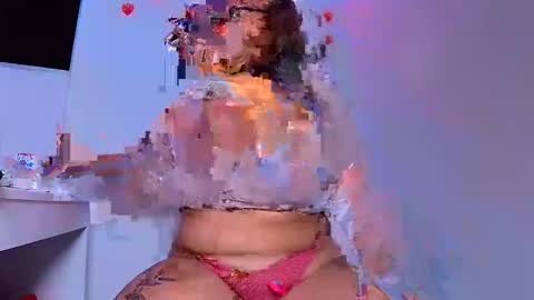 Snapshot of keira_bbw5 chatting on February 10, 12:52 am keirabbw online show from February 10, 12:52 am