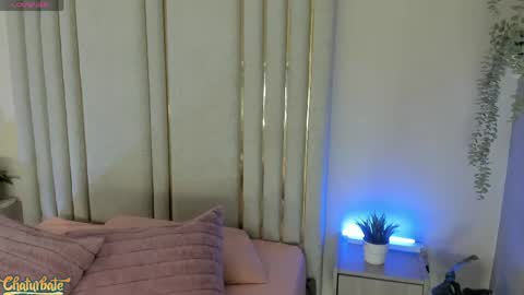 keirahartz online show from April 21, 11:38 am