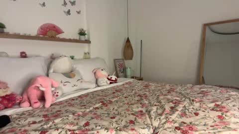 keira online show from December 3, 12:18 am