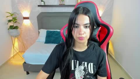 Snapshot of keithy_sex chatting on March 12, 10:17 pm K E I T H Y online show from March 12, 10:17 pm