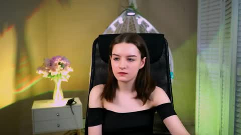 kelliebanshe online show from March 24, 4:28 am