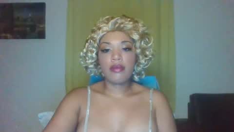 Snapshot of kelliecapri chatting on June 10, 4:12 am Kellie online show from June 10, 4:12 am