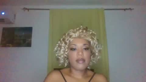 Snapshot of kelliecapri chatting on June 18, 4:46 am Kellie online show from June 18, 4:46 am
