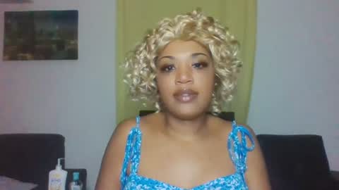 Snapshot of kelliecapri chatting on June 19, 5:12 am Kellie online show from June 19, 5:12 am