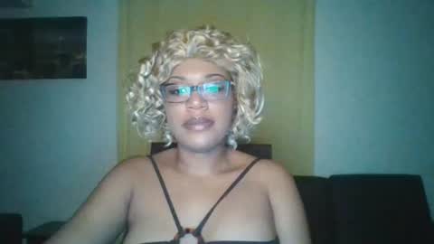 Snapshot of kelliecapri chatting on June 29, 5:57 am Kellie online show from June 29, 5:57 am