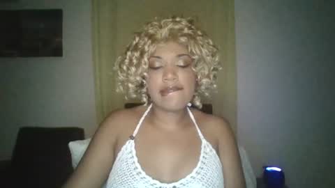 Snapshot of kelliecapri chatting on July 4, 4:29 am Kellie online show from July 4, 4:29 am
