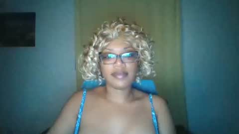 Snapshot of kelliecapri chatting on July 6, 9:28 am Kellie online show from July 6, 9:28 am