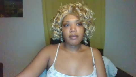 Snapshot of kelliecapri chatting on July 14, 2:49 am Kellie online show from July 14, 2:49 am