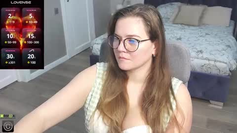 Snapshot of kellielowie chatting on February 26, 8:48 am kellielowie online show from February 26, 8:48 am