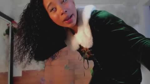 kelly__thomson online show from December 28, 9:30 pm